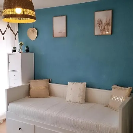 Studio Cabine Refait A Neuf A 3 Minutes A Pied De La Plage Apartment