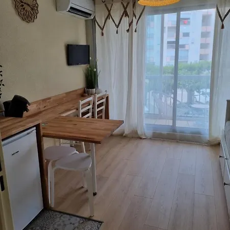 Apartment Studio Cabine Refait A Neuf A 3 Minutes A Pied De La Plage Le Grau-du-Roi