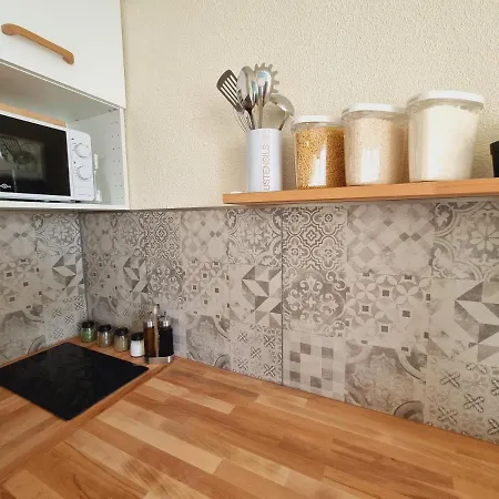 Studio Cabine Refait A Neuf A 3 Minutes A Pied De La Plage * Le Grau-du-Roi