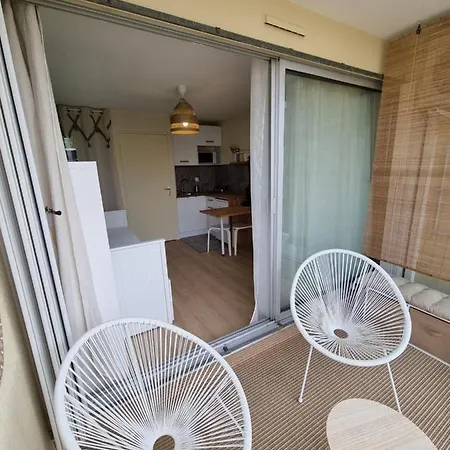 Studio Cabine Refait A Neuf A 3 Minutes A Pied De La Plage Le Grau-du-Roi