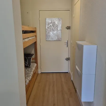 Studio Cabine Refait A Neuf A 3 Minutes A Pied De La Plage Apartment