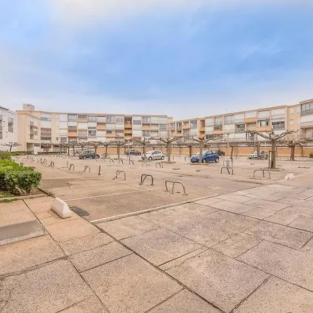Studio Cabine Refait A Neuf A 3 Minutes A Pied De La Plage Apartment